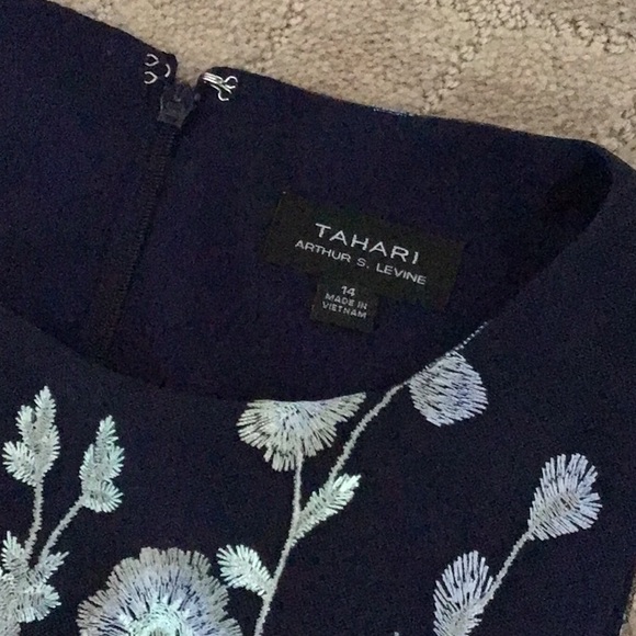 Floral Sleeveless Dress with Purple Accents - Picture 2 of 4